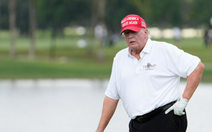 Ông Trump bị bắt gặp đi chơi golf giữa tin đồn ông đã qua đời