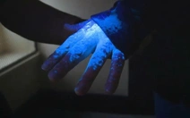 Cảnh sát Anh dùng sương SelectaDNA để ‘đánh dấu’ cổ động viên quá khích