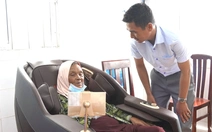 Một xã trang bị ghế massage miễn phí phục vụ người dân khi đến làm thủ tục hành chính