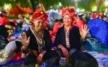 Nhiều tuyến đường trung tâm Hà Nội đã kín chỗ chờ xem diễu binh, diễu hành