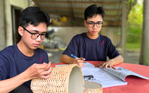 Cha mẹ bỏ lại, nam sinh làm thêm từ 3h sáng đã đậu Đại học Kinh tế TP.HCM