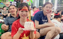 Tiệc sinh nhật đặc biệt khi chờ xem diễu binh mừng Quốc khánh 2-9