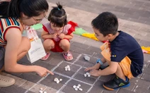 Bố mẹ hiện đại và trăn trở về môi trường sống cho con