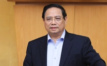 Thủ tướng: Nghiên cứu bỏ giấy phép đầu tư ra nước ngoài nhưng kiểm soát lợi dụng chuyển tiền