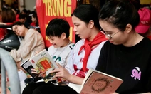 Giữa áp lực học tập và mạng xã hội, làm sao giữ tình yêu sách?