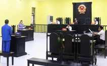 Đâm nhau qua lại chết người chỉ vì coi phim trên điện thoại mở loa ngoài gây mất ngủ