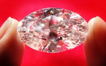 Cuộc chiến kim cương: Khi hàng thật lép vế