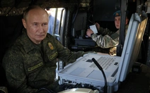 Ông Putin khoác áo lính dự tập trận chung Nga - Belarus