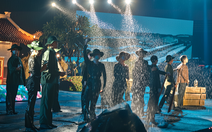 Viết tiếp câu chuyện hòa bình khép lại cơn mưa tầm tã đêm tri ân Dòng sông hoa lửa