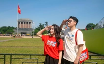Bạn trẻ kể chuyện yêu nước qua thời trang hiện đại