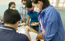 Biến tướng lạm thu đầu năm học nào cũng gây bức xúc, làm sao ngăn chặn?