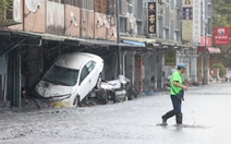 Cảnh tan hoang ở thành phố của Trung Quốc sau bão Ragasa