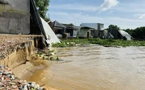 Đã sơ tán 35 hộ dân đi tránh sạt lở bờ sông Tiền