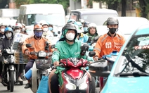 Giao hàng trong mưa, shipper 'sống chết với đơn này' được nhận tiền tip, lời hỏi thăm từ khách hàng