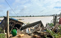 Sạt lở bờ sông Hậu dài 100m, ăn sâu vào đất liền 25m