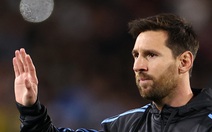 Messi lập cú đúp xúc động cho Argentina ở trận đấu cuối trên sân nhà