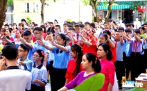 Lễ khai giảng đặc biệt ở Đà Nẵng: học sinh hát Quốc ca bằng ký hiệu tay