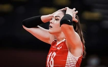 Các mỹ nhân rơi lệ, làng bóng chuyền xao xuyến
