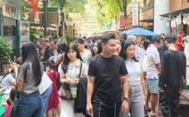 Khách quốc tế, các tỉnh đổ về TP.HCM mua sắm dịp đầu năm 2026