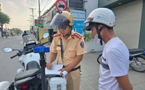 Nam thợ hồ đi nhậu ngày Tết dương lịch 2026, 'giật mình' khi nghe mức phạt nồng độ cồn kịch khung