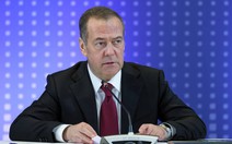 Ông Medvedev cảnh báo chiến tranh ở châu Âu, kèm minh họa sức mạnh tên lửa Nga