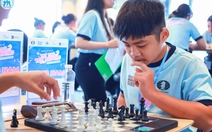 Trẻ em được tiếp xúc với công nghệ cờ vua