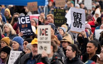 Toàn cảnh biểu tình chống ICE khắp nước Mỹ sau vụ đặc vụ bắn chết người
