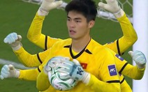 Ảnh chế thủ môn Trung Kiên ngập mạng xã hội