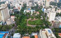 9 khu đất làm công viên, vườn hoa Tết: Sở Xây dựng TP.HCM đề nghị dỡ rào chắn trước 15-1