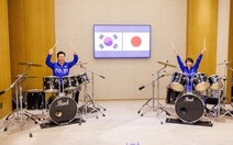 Thủ tướng Nhật Bản cùng Tổng thống Hàn Quốc chơi trống