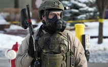 Đặc vụ ICE bị cấm bắt giữ, xịt hơi cay vào người biểu tình ôn hòa ở Minnesota