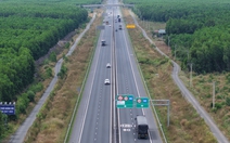 Đi lại mùa xuân trên cao tốc Bắc - Nam phía đông qua Nam Trung Bộ: Đường về nhà nhẹ nhõm hơn