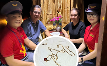 Tiếp viên đường sắt lục túi rác tìm vàng cho hành khách đi tàu