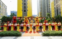 Đường hoa Xuân Bcons City thu hút khách tham quan