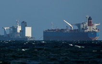 Hai tàu chở dầu Venezuela bị Mỹ bắt giữ bất ngờ xuất hiện gần Puerto Rico