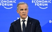 Greenland phủ bóng Davos