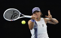 Ngỡ ngàng với pha bóng xoáy ngược hiếm gặp tại Giải Úc mở rộng 2026