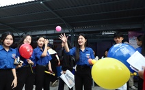 Học sinh hào hứng trải nghiệm các gian tư vấn tuyển sinh đại học tại Khánh Hòa