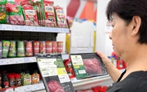 Đa dạng giá quà Tết ngoại nhập, cao cấp đến bình dân đều có