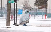 Nước Mỹ tê liệt trong trận bão tuyết mùa đông 'lịch sử'