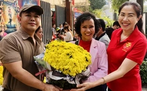 Gala nhạc Việt ‘giải cứu’ hơn 1.000 chậu cúc mâm xôi, sẻ chia cùng nông dân miền Tây