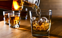 Uống rượu bia ngày Tết: Đỏ mặt, ngứa ngáy không chỉ là ‘say’
