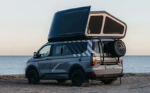 Ford Transit hóa thành nhà di động: Lều bật ngang mở không gian sống theo cách chưa từng có