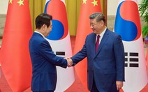 Tổng thống Hàn Quốc tới Bắc Kinh và cái bắt tay với ông Tập