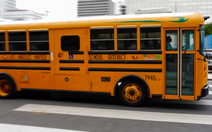 Mỹ ngừng giải ngân 2,3 tỉ USD cho chương trình xe buýt điện học đường