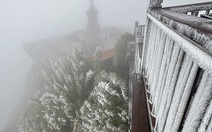 Fansipan -3 độ C, băng giá bao phủ nóc nhà Đông Dương