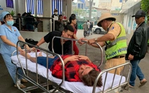 Cảnh sát giao thông dùng xe đặc chủng dẫn đường, đưa người bệnh tim nguy kịch đi cấp cứu