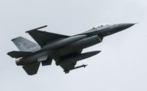 Đài Loan dừng bay phi đội F-16 sau khi tiêm kích rơi xuống biển, phi công mất tích