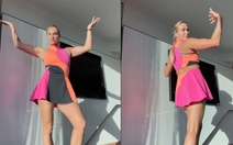 Sabalenka gây 'chấn động' với trang phục lấy cảm hứng lướt sóng cho Úc mở rộng