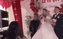Cô dâu bị tạt mắm tôm vào người trong ngày cưới nói gì?